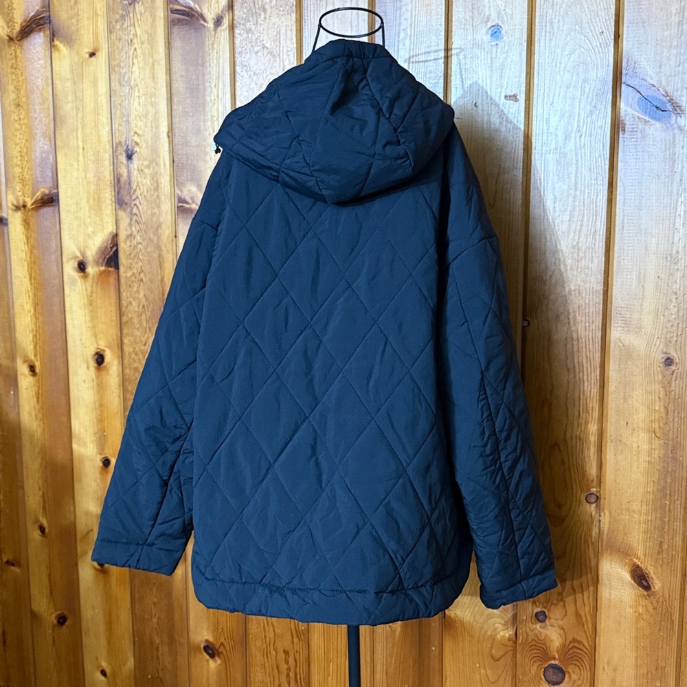 Black Quilted Bass Outdoor Women's High-Low Quilted Outdoor Puffer, Black Beauty - Picture 10 of 14